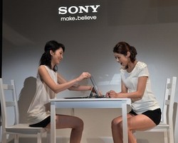 Lenovo Berminat Beli Sony Vaio?