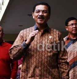 Mendagri Temui Risma yang Diisukan Mau Mundur