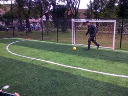 Tendang Fa! Berbagai Aksi Wali Kota Ridwan Kamil saat Jadi Kiper