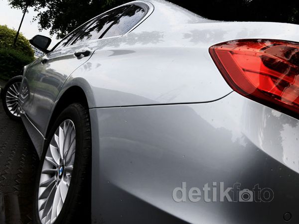 Sensasi Mengendarai BMW Seri 3