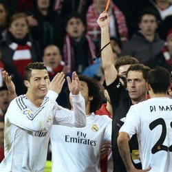CR7: 631 Pertandingan, 398 Gol, 8 Kartu Merah