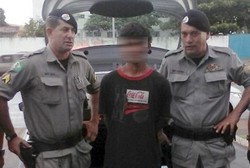 Astaga! Usai Mencuri Pria Ini Malah Bercinta dengan Manekin