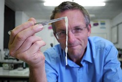 Ingin Buktikan Khasiat untuk Penurunan Bobot, Dokter Ini Telan Kista Cacing