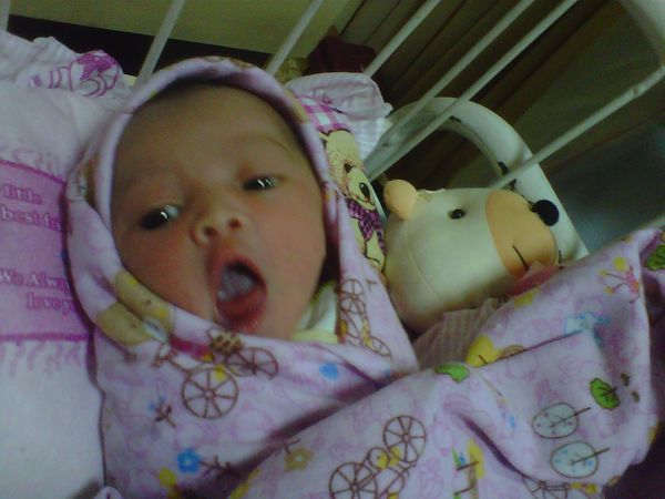 Raina Amba Pranesthy, 14 Hari, Perempuan