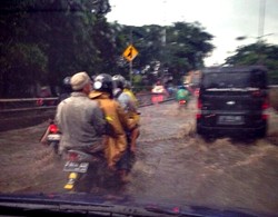 Ada Sekitar 30 Titik Genangan di Jakarta Pagi ini, Hati-hati
