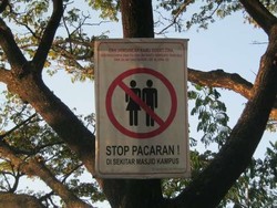 Ini Tanda Peringatan Unik, Stop Pacaran di Sekitar Masjid Kampus Unhas!