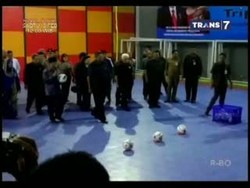 SBY Main Bola, Ani Goreng Tahu