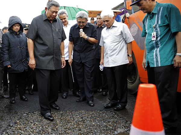 Presiden SBY Tinjau Perbaikan Jalur Pantura