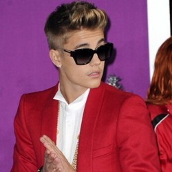 Video Seks Justin Bieber dengan 2 Penari Bugil Tersebar di Internet