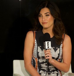 Jacqueline M Wood Nikmati Momen Party On