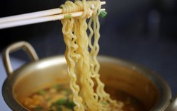Yuk, Bikin Ramyeon, Mie Dalam Panci a la Drama Korea!