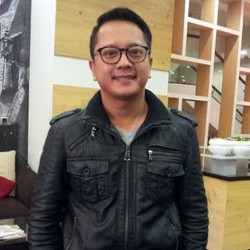 Tio Nugroho, dari Model Betah jadi Presenter Sepakbola