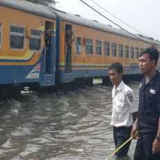 Rel Porong Terendam 30 Cm, Tiga Jadwal Kereta Terlambat 2 Jam
