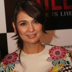 Luna Maya Beri Ekstra Pengertian pada Oka Antara