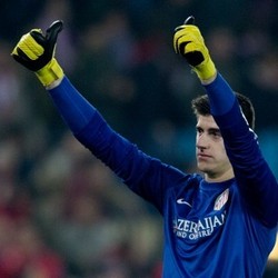 Courtois Tak Mau Jadi Kiper Kedua