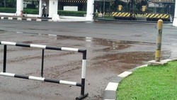 Jokowi Soal Banjir di Depan Istana: Tadi Deras Banget, Sekarang Masih Nggak?