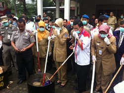 Di Tengah Isu Insiden Tangis, Airin Pimpin Pemusnahan Ganja di Ciputat