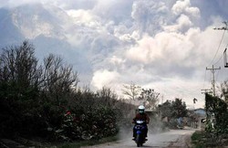 Kemendikbud Kucurkan Rp 4,6 M untuk Bantu Sinabung, Kemenag Rp 3,6 M