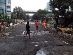 Perbaikan Jalan Ambles di TB Simatupang Hampir Tuntas, Kendaraan Boleh Lewat