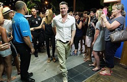 Romantis, Jolie-Pitt Hangatkan Hubungan dengan Kencan Makan Seafood