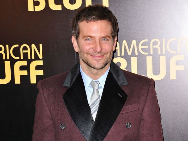 Gaya Bradley Cooper di Premiere American Hustle
