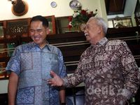 Gita Wirjawan Sowan ke Solihin GP