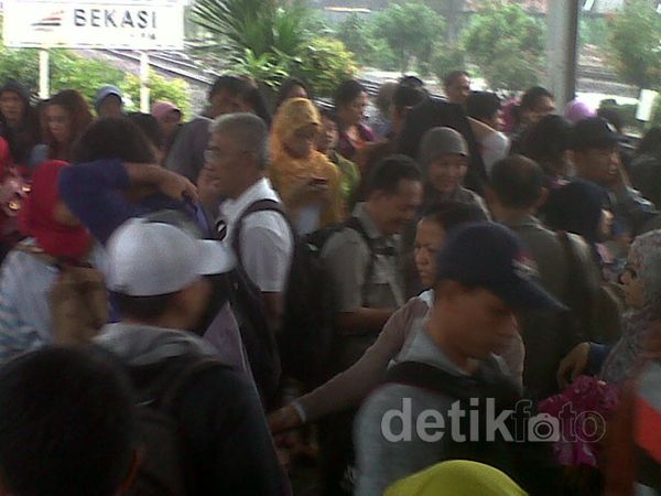 KRL Dari Bekasi Hanya Sampai Jatinegara