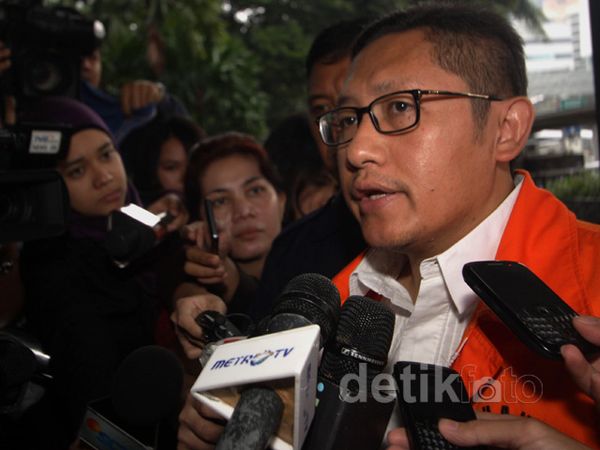Anas Mulai Pasang Aksi Jurus Bela Diri