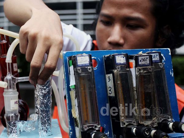 Mahasiswa Uji Kualitas Udara Jakarta