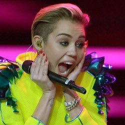 Dihujani Kritik, Miley Cyrus Tak Peduli