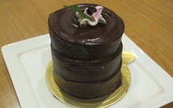 Better Chocolate Then Never: Tak Pernah Terlambat untuk Baby Black Forest yang Legit