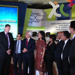 Perkawinan XL-Axis Direstui Pemegang Saham