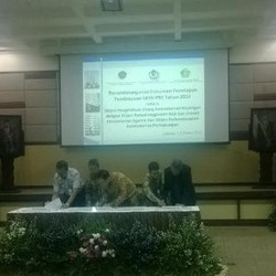 Pemerintah Biayai Proyek Kereta Api dan Asrama Haji Pakai Utang