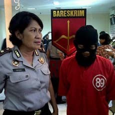 Keluar Penjara, Bapak Ini Kembali Gauli Anak Kandungnya