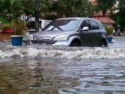 Pemilik Mobil Kini Lebih Pintar Hadapi Banjir