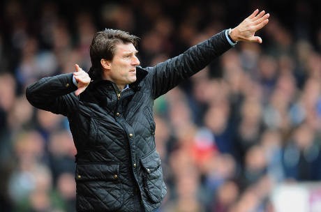 Laudrup dan Si Angsa yang Kian Buruk Rupa