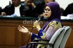 Chairun Nisa ke Hambit: Gara-gara Bantu Bapak Karir Saya Hancur!