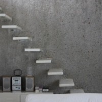 Ajaibnya, Ada Tangga Melayang Sederhana di Rumah Irwan Ahmett