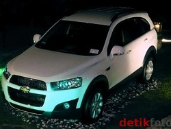 Wanita Ini Kritis Terlindas Mobil SUV
