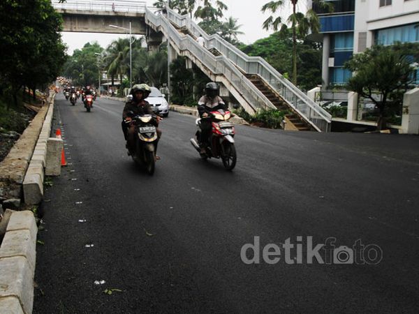 Jalan TB Simatupang Kembali Normal