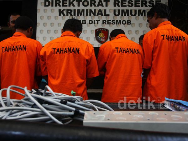 Empat Pencuri Kabel Tower Dibekuk