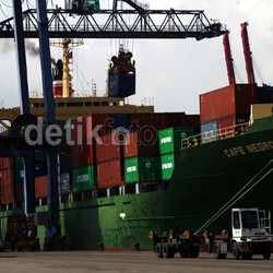 Besi Bekas dan Daging yang Numpuk Bertahun-tahun di Priok Tak Jelas Pemiliknya