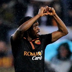 Perayaan Penuh Cinta Gervinho untuk Roma