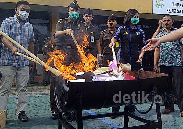 Pemusnahan Barang Bukti Narkoba dan Obat-obatan