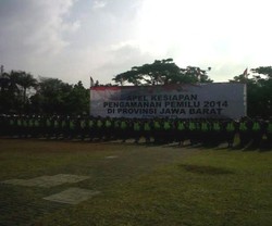 Puluhan Ribu Polisi Kawal Pengamanan Pemilu 2014 di Jabar