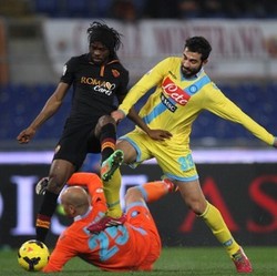 Gervinho Dua Gol, Roma Kalahkan Napoli 3-2