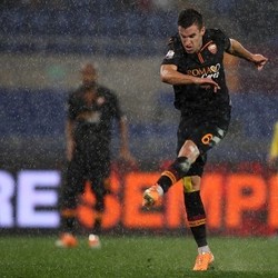 Garcia Puji Kerja Keras Strootman Si Mesin Cuci