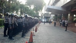 Jelang Simulasi Demo Pemilu, Ratusan Polisi Bersiaga di Samping Sarinah