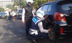 Dua Mobil Pelat Merah Milik PNS Kena Razia