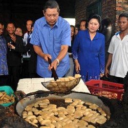 Ini Temuan SBY Saat Kunjungi Perajin Tahu Sumedang